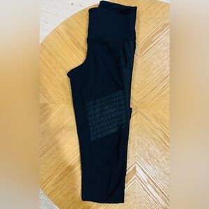 Athleta Moto Leggings with mesh details XXS